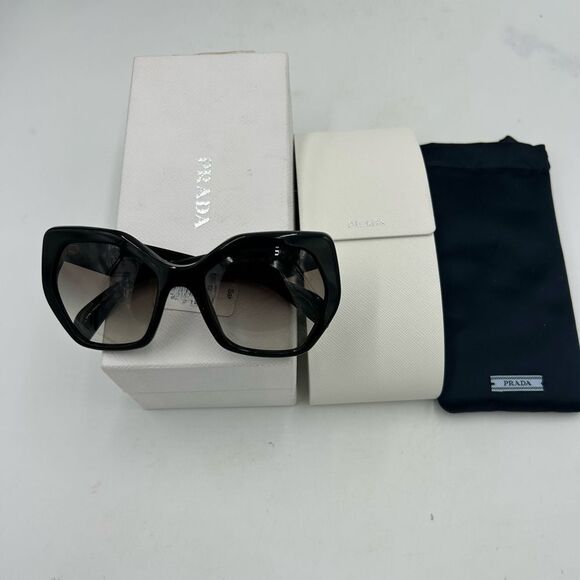 Women’s Prada oversized sunglasses SPR16R5601918B – 0871352N made in Italy NWT - Picture 1 of 11
